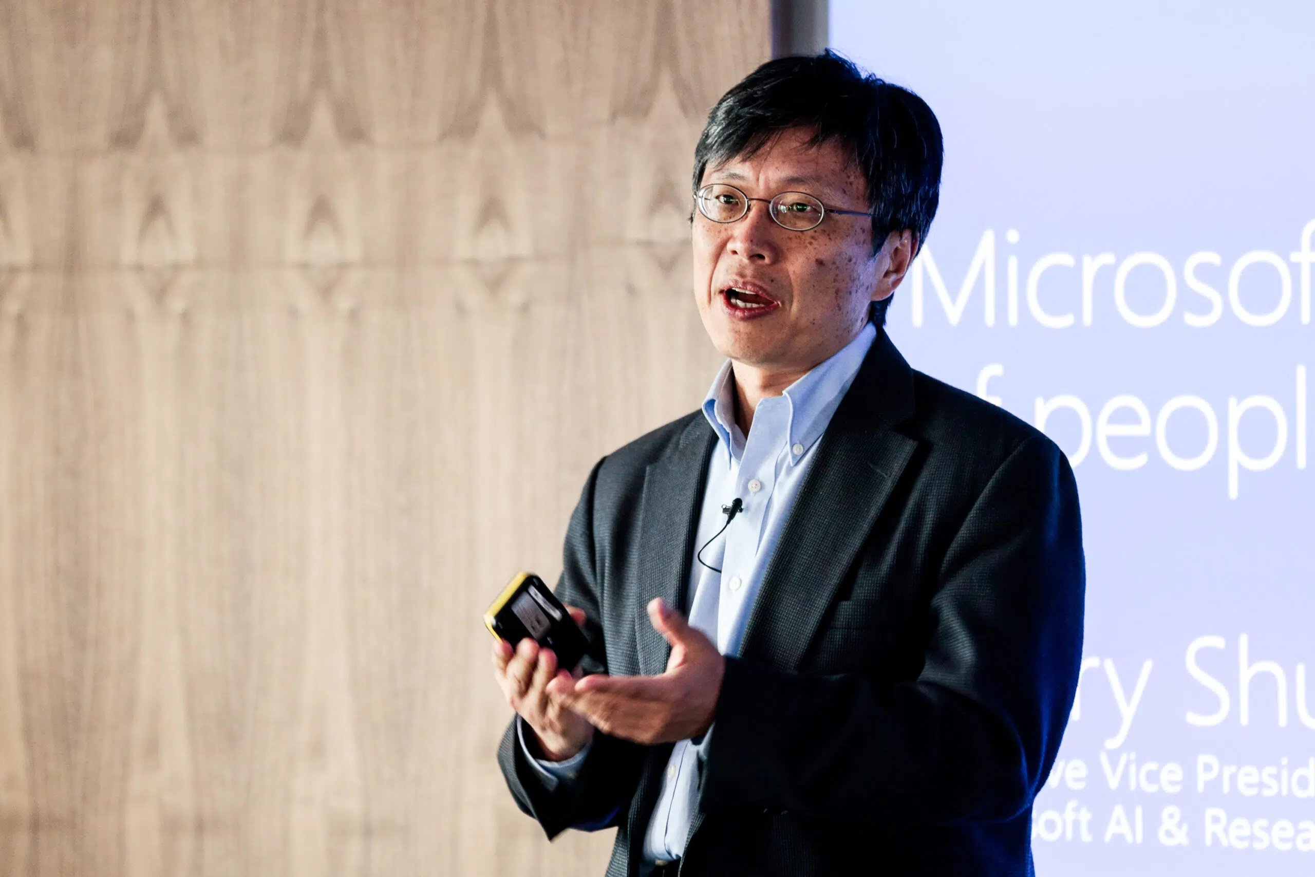 Microsoft Yapay Zekaya İnsan Odaklı Yaklaşmaktadır