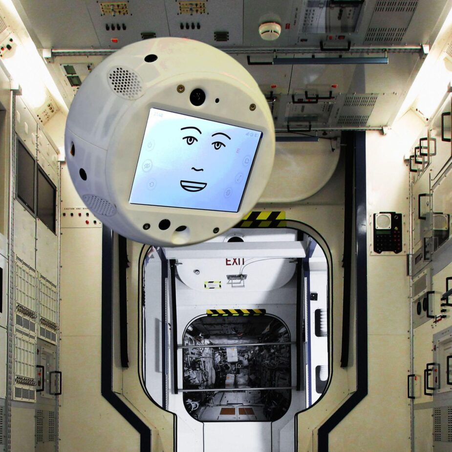 Robot Cimon Uzay Üssü’nde Göreve Başladı